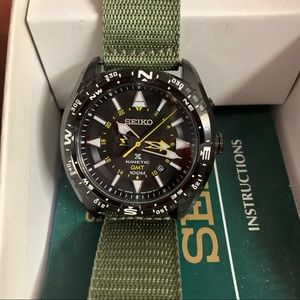 Seiko Kinetic GMT Men’s Watch